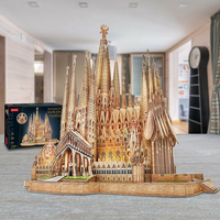 CUBICFUN Svietiace 3D puzzle Sagrada Família 696 dielikov