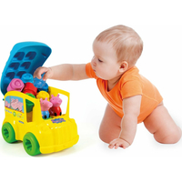 CLEMENTONI SOFT CLEMMY Školský autobus Prasiatko Peppa s 8 kockami