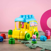 CLEMENTONI SOFT CLEMMY Školský autobus Prasiatko Peppa s 8 kockami