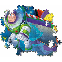 CLEMENTONI Svietiace puzzle Príbeh hračiek 104 dielikov