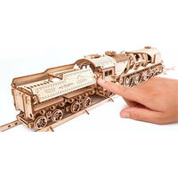 UGEARS 3D puzzle Lokomotíva V-Express s vagónom 538 dielikov