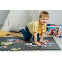 TREFL Obojstranné puzzle Spiderman ide do akcie SUPER MAXI 24 dielikov