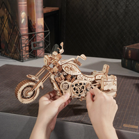 ROBOTIME Roker 3D drevené puzzle Cruiser Motorcycle 420 dielikov