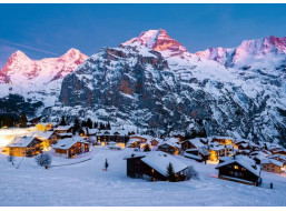 RAVENSBURGER Puzzle Dych vyrážajúce hory: Bernská vysočina, Murren vo Švajčiarsku 1000 dielikov