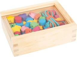 small foot Drevené navliekacie korálky tvary v krabičke