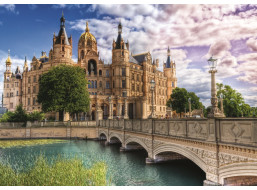TREFL Puzzle Zámok na ostrove 1000 dielikov