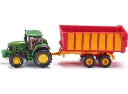 Traktor John Deere s prívesom na siláž