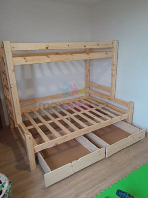 Detská poschodová posteľ s rozšíreným spodným lôžkom z masívu ROBUST 8X8 6B - 200x90 / 140 cm