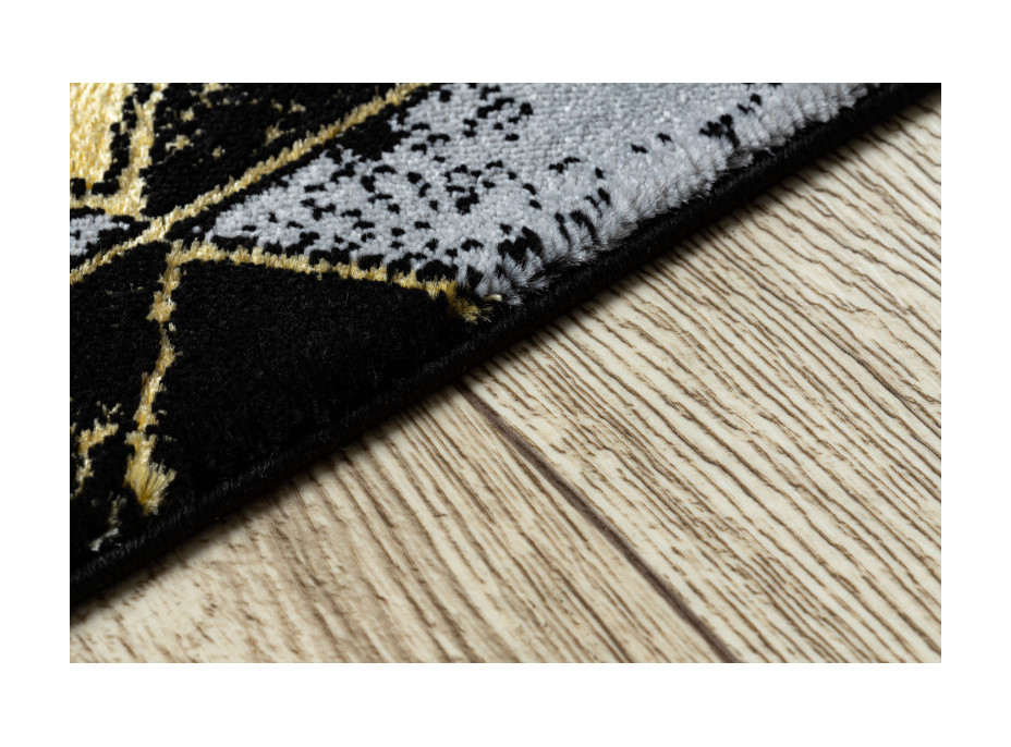 Behúň Gloss 400B 86 3D geometric black/gold