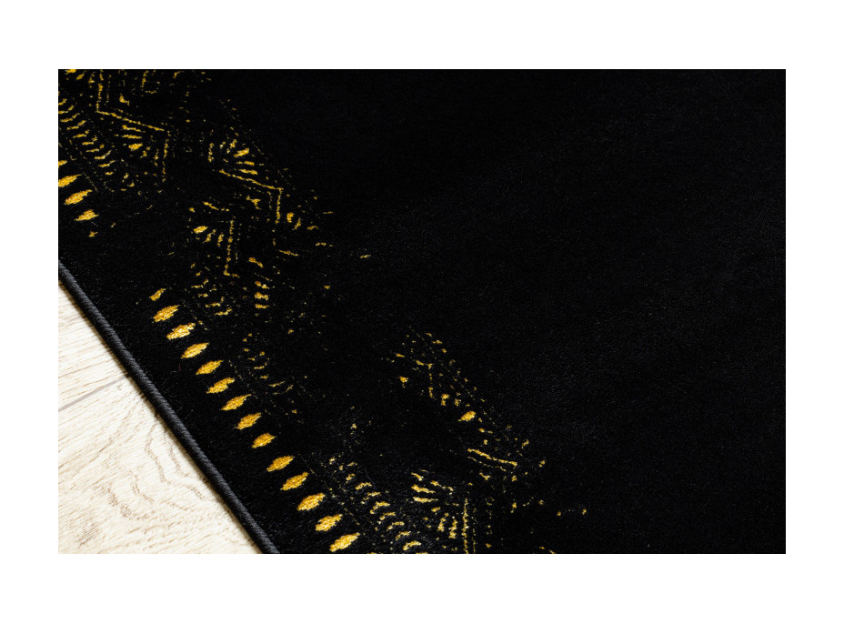 Behúň Gloss 408C 86 geometric black/gold