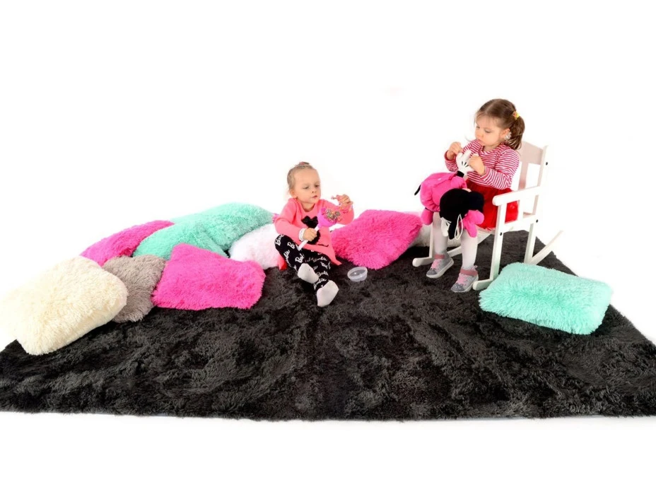 Plyšový detský koberec ČIERNY