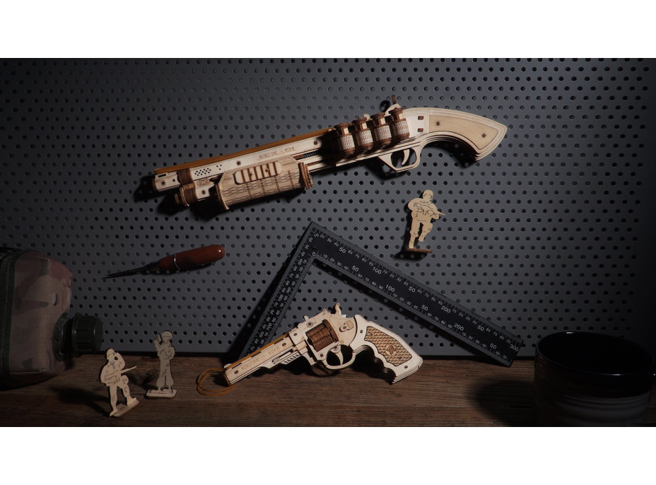ROBOTIME Roker 3D drevené puzzle Revolver Corsac M60 102 dielikov