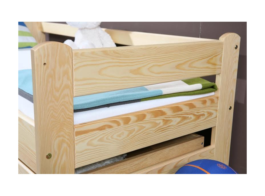 Detská posteľ z masívu so zásuvkami DPW