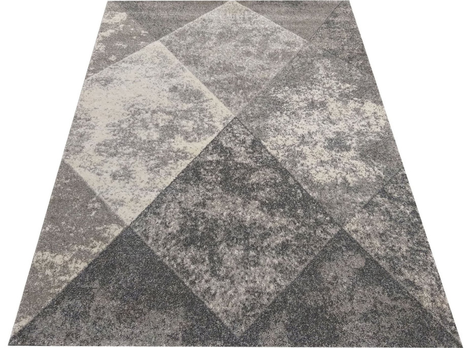 Kusový koberec STIVA triangle - šedý