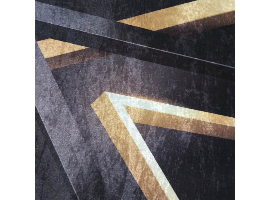 Kusový koberec BLACK and GOLD Triangles - čierny/zlatý