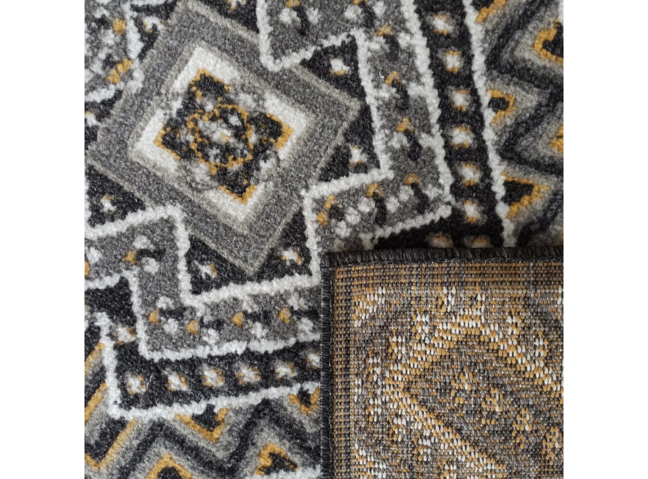 Kusový koberec KLARA aztec - šedý