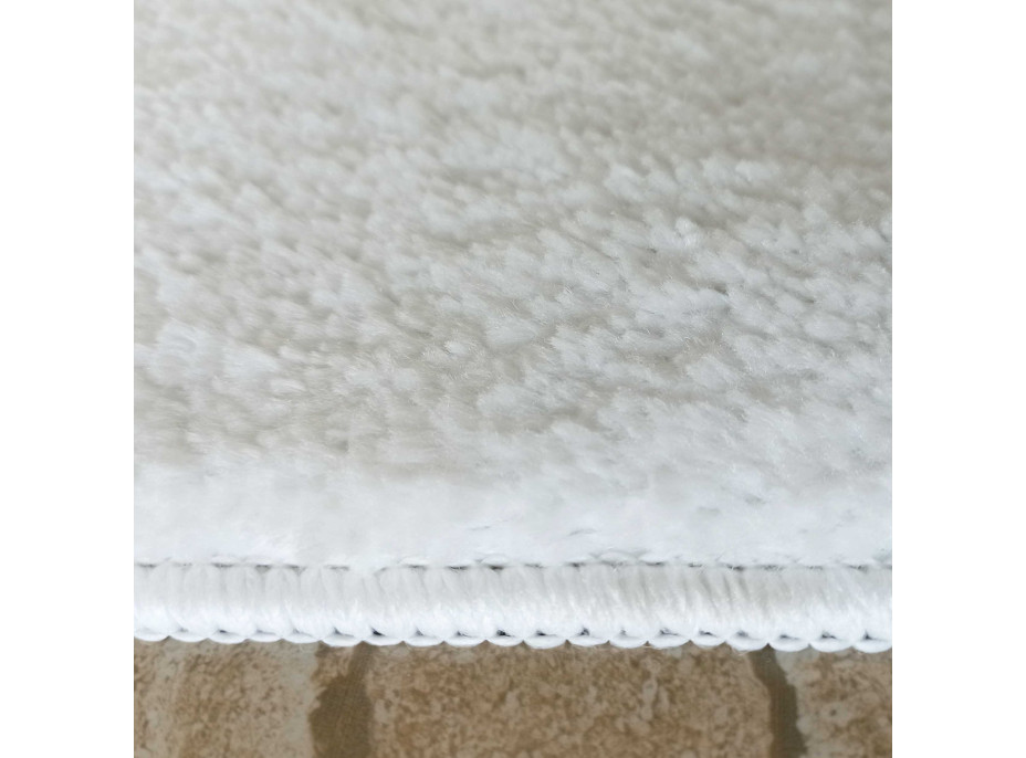 Moderní koberec SHAGGY CAMIL - bílý