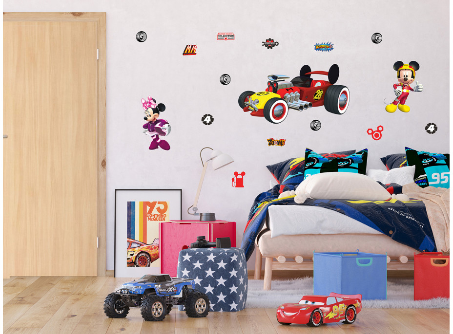 Detská samolepka na stenu - DISNEY - Minnie a Mickey sa pripravujú na preteky - 65x85 cm