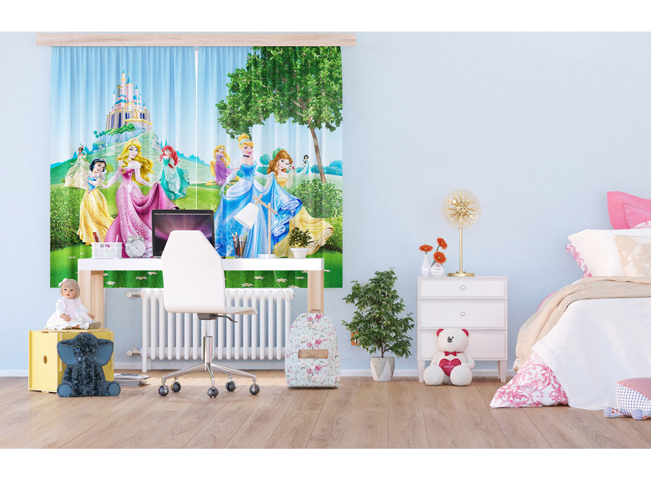 Detský záves DISNEY - Princezné na kvetinovej lúke - 180x160 cm