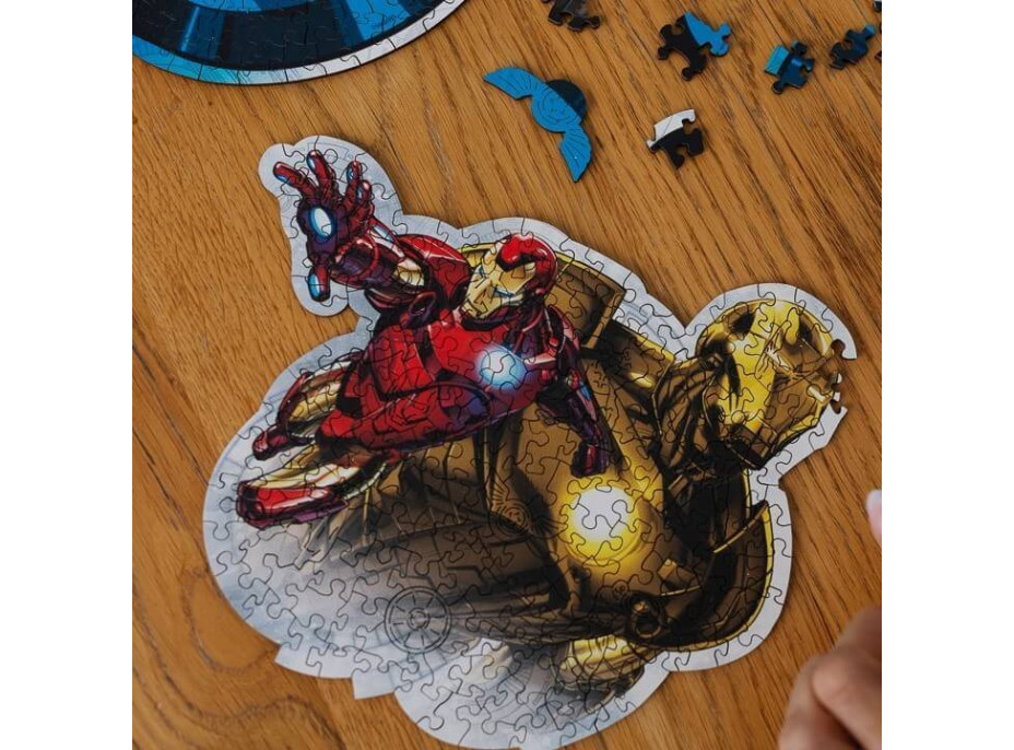 Trefl Wood Craft Origin puzzle Odvážny Iron Man 160 dielikov