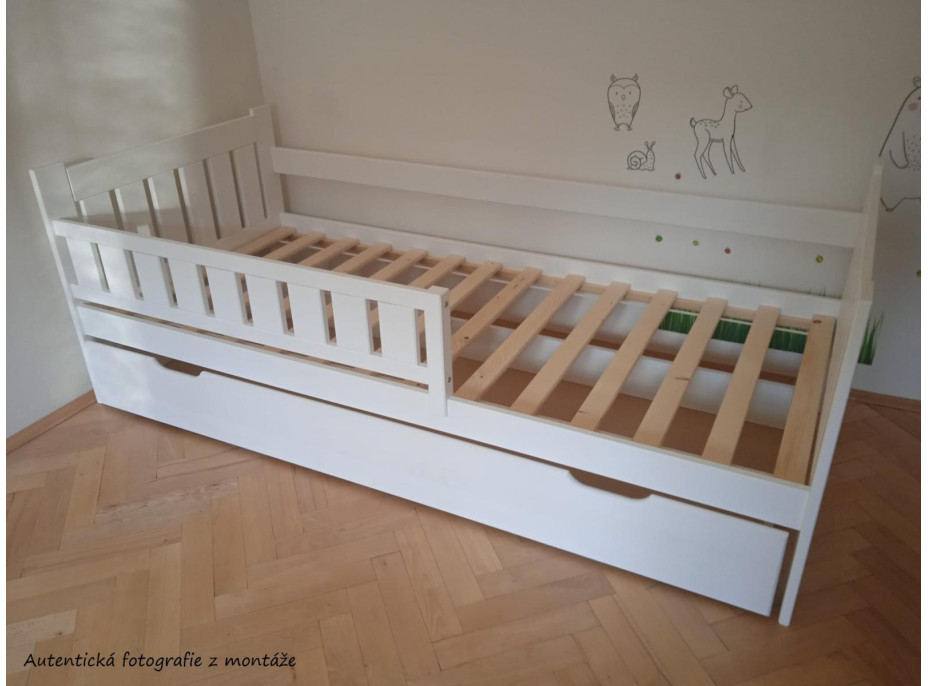 Detská posteľ z masívu borovice TOMÍK - 200x90 cm - prírodná borovica
