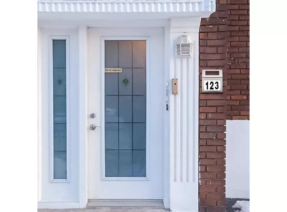 LED solárna lampa s číslom domu - strieborná