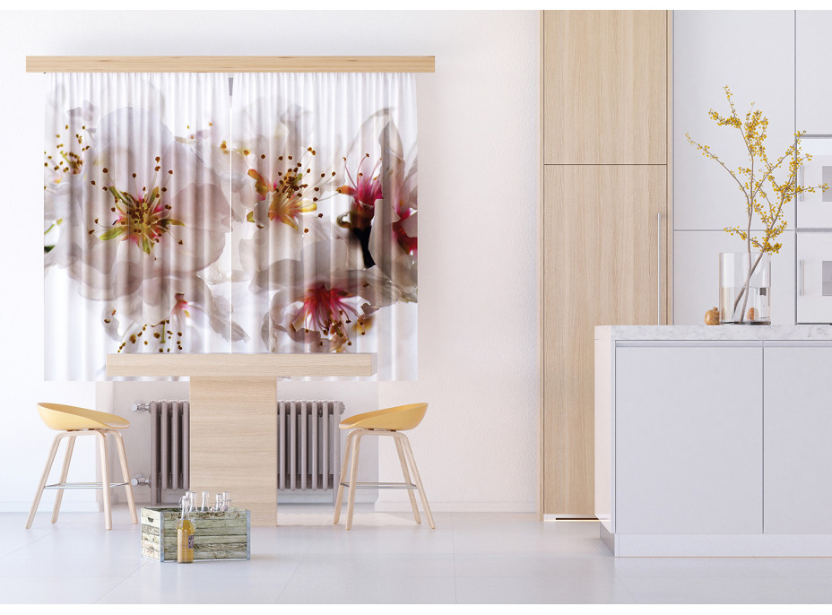 Dizajnový záves - Kvety jabloní - 180x160 cm