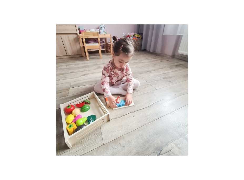 Drevená zelenina na krájanie