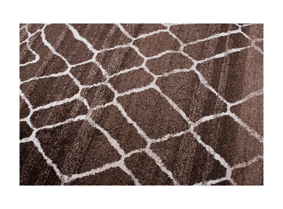 Kusový koberec SARI Net - hnedý