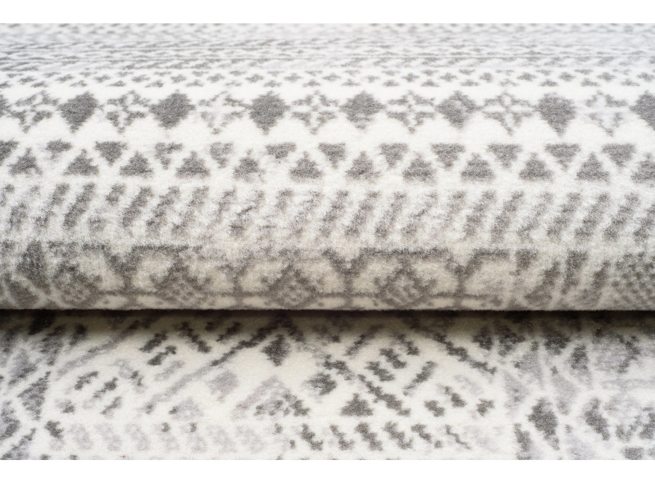 Kusový koberec GRACE Aztec - krémový/tmavo šedý
