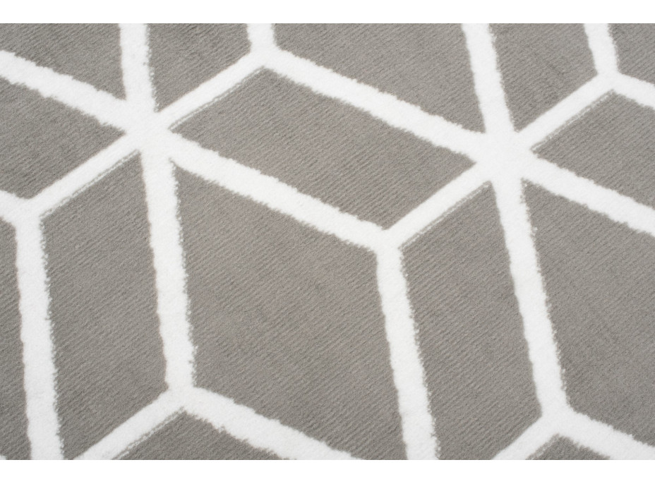 Kusový koberec BALI Pattern - svetlo šedý/biely
