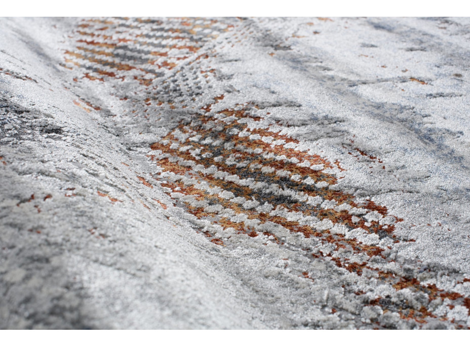 Kusový koberec FEYRUZ Texture - svetlo šedý/sivý