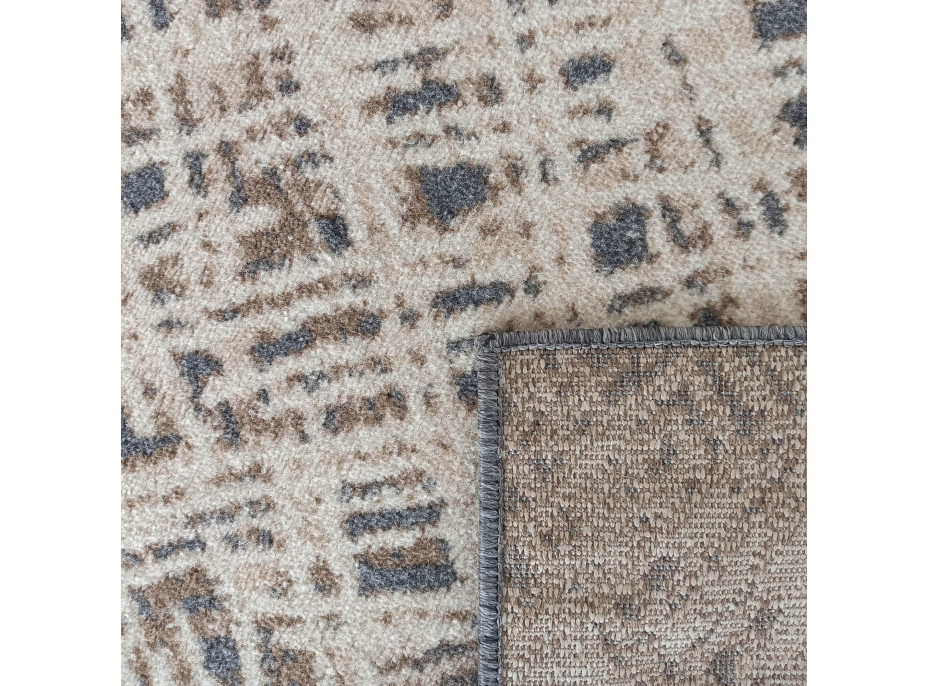 Kusový koberec ROXANNE Hatch - hnedý