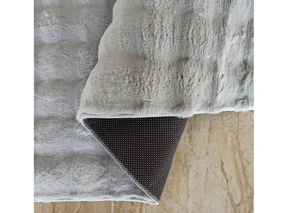Kusový koberec MERLIN 3D - imitácia králičej kožušiny - šedý