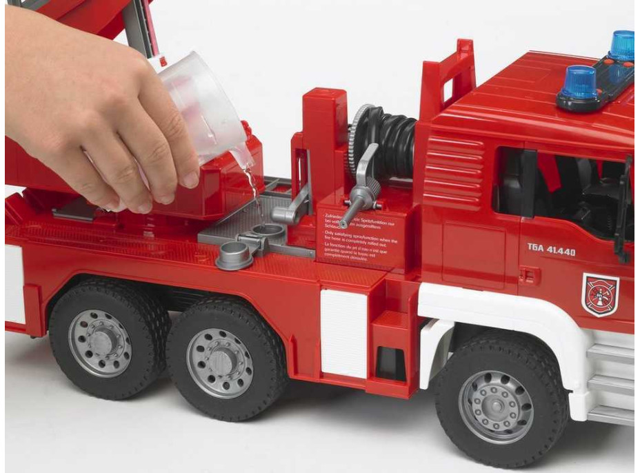 Bruder Hasičské auto MAN 1:16