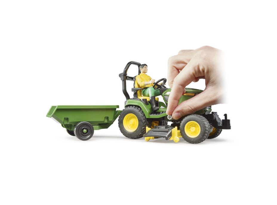 Bruder Záhradný traktor John Deere X949 so záhradníkom