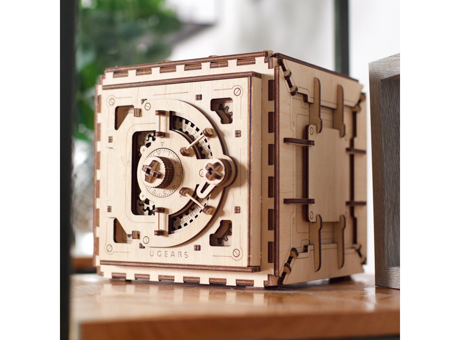 Ugears 3D drevené mechanické puzzle Trezor