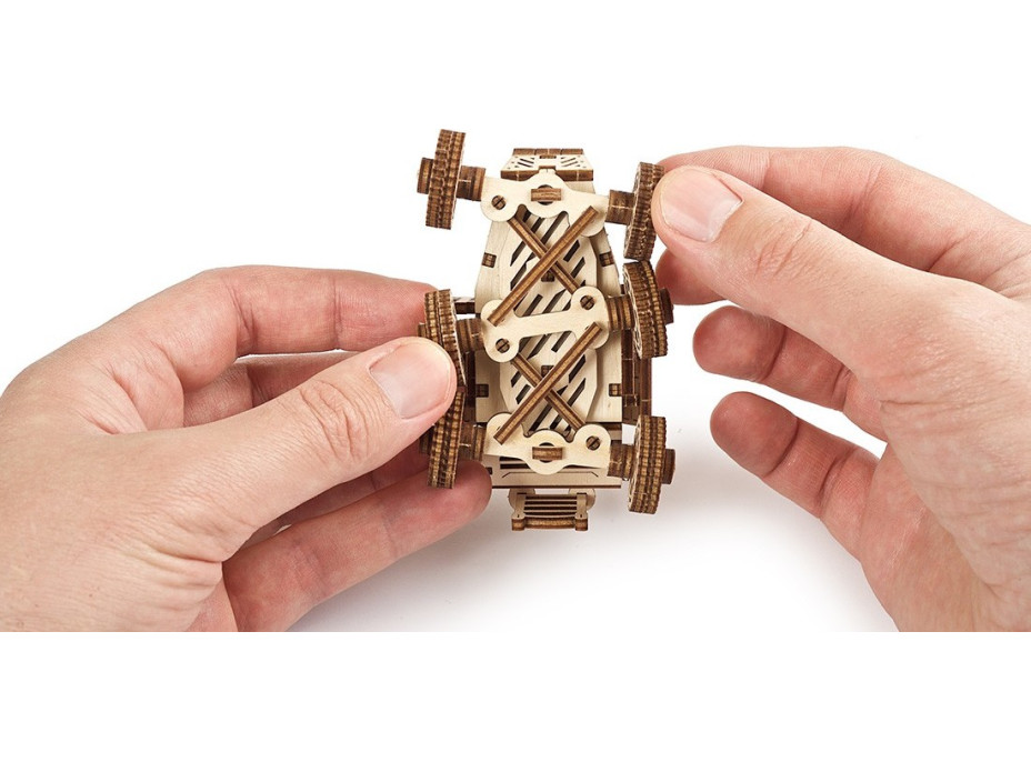 Ugears 3D drevené mechanické puzzle Bugina z Marsu