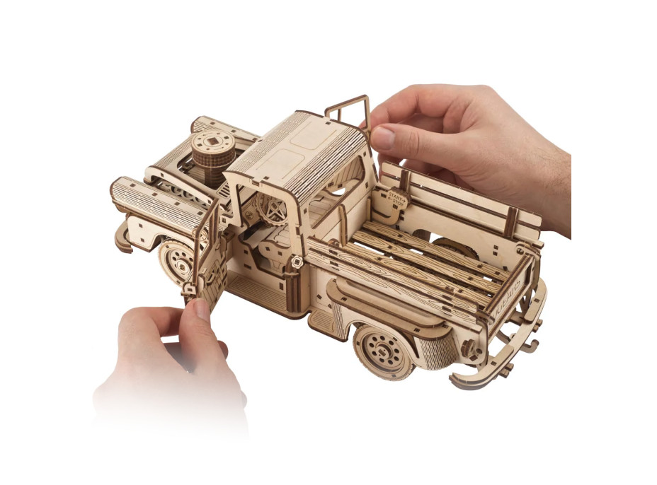 Ugears 3D drevené mechanické puzzle Americký nákladiak (pick-up)