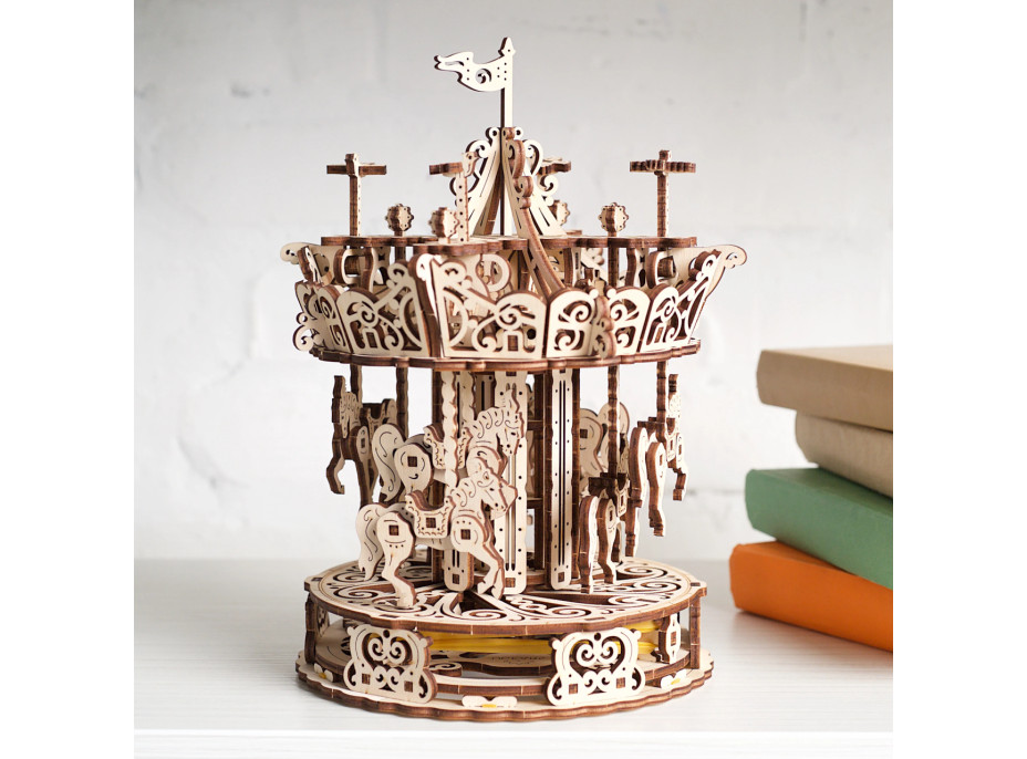 Ugears 3D drevené mechanické puzzle Kolotoč
