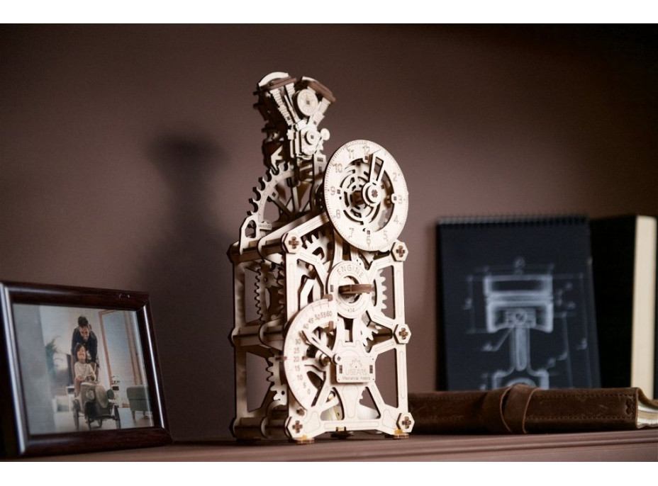 Ugears 3D drevené mechanické puzzle Hodiny motora