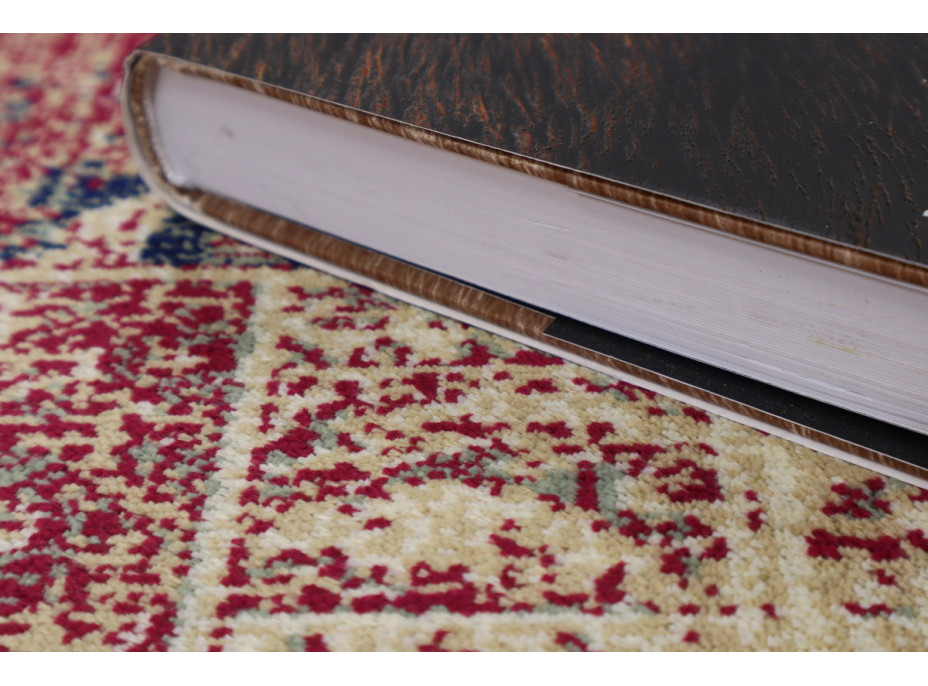 Kusový koberec Isphahan 84600 Red