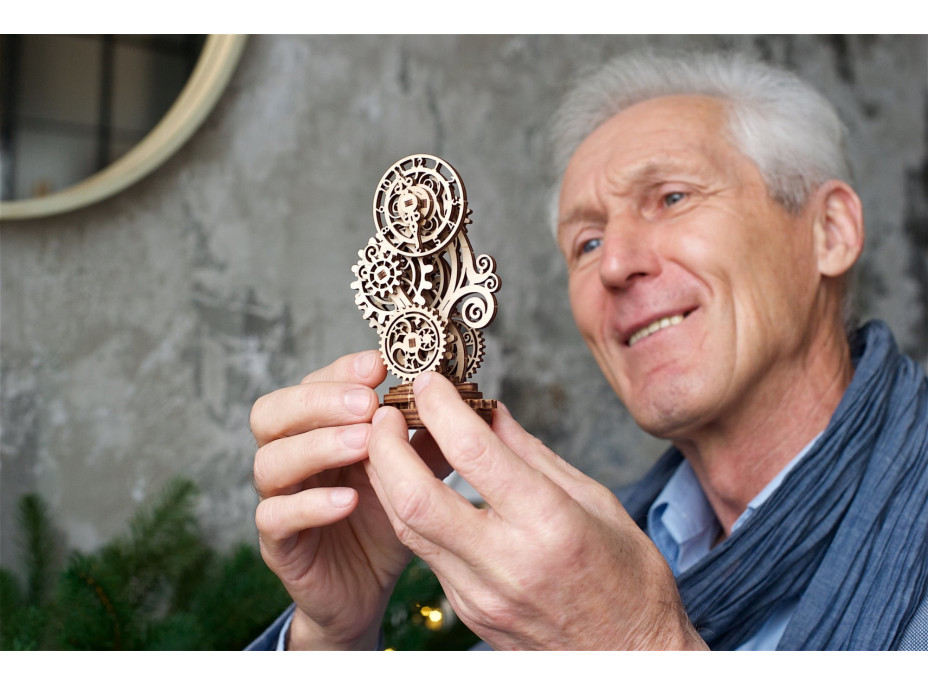 UGEARS 3D puzzle Steampunkové hodiny 2.0, 40 dielikov