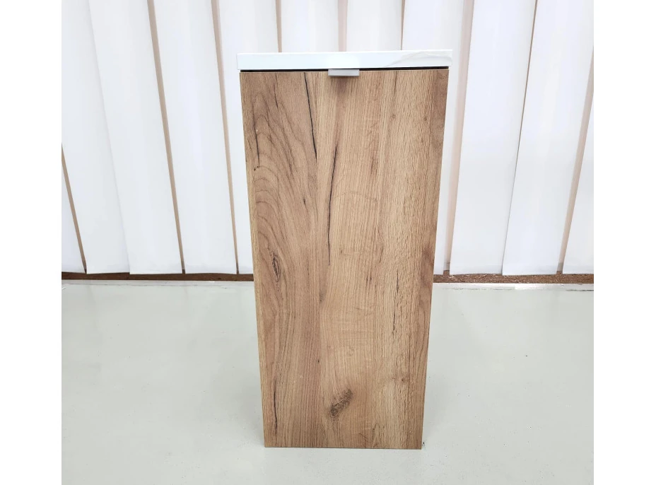 ZOSTAVNÉ: Kúpeľňová závesná skrinka KAPA dub zlatý - nízka spodná s košom na bielizeň