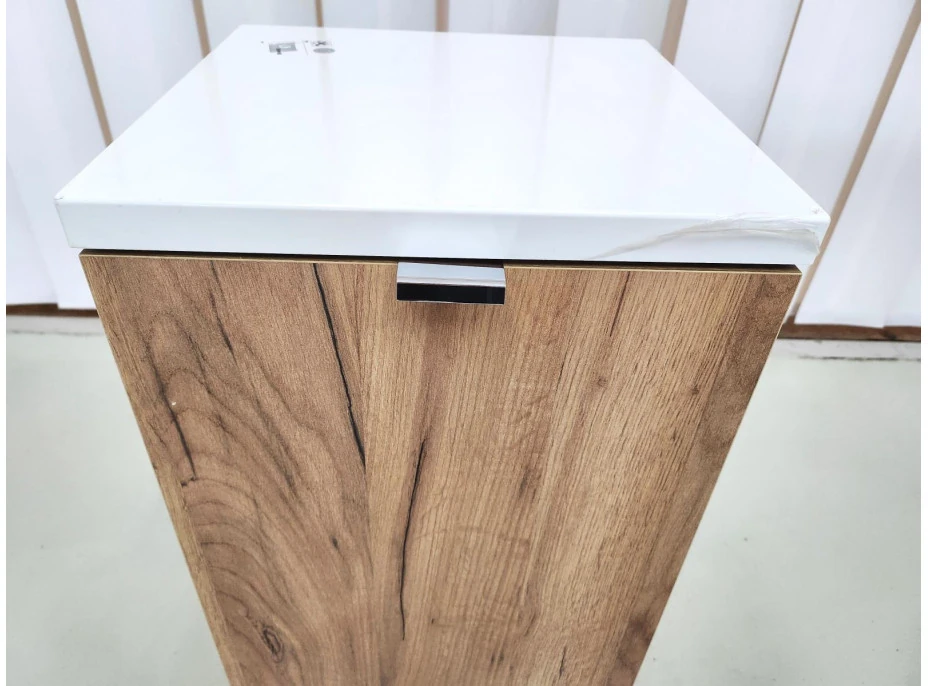 ZOSTAVNÉ: Kúpeľňová závesná skrinka KAPA dub zlatý - nízka spodná s košom na bielizeň