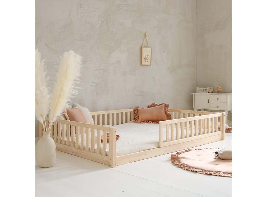 Detská Montessori posteľ z masívu borovice Basic LOVE - 200x140 cm