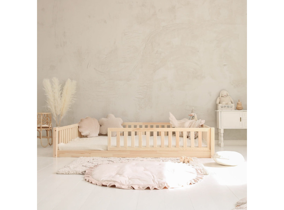 Detská Montessori posteľ z masívu borovice Basic LOVE - 200x140 cm