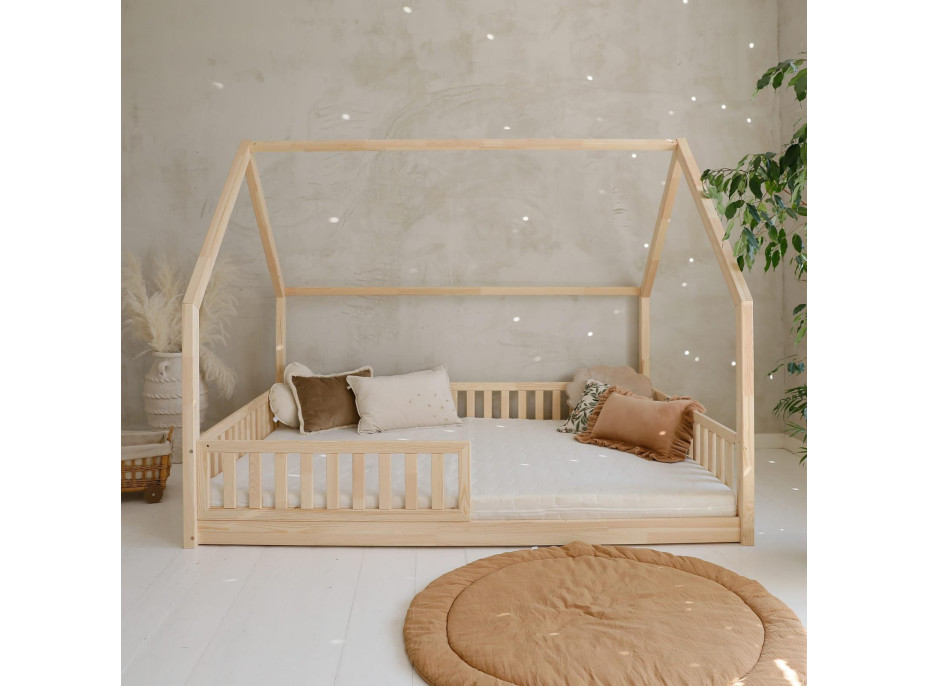 Detská domčeková Montessori posteľ z masívu borovice BIANCO - 200x140 cm