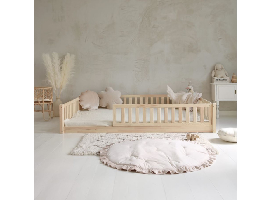 Detská Montessori posteľ z masívu borovice Basic LOVE - 200x140 cm
