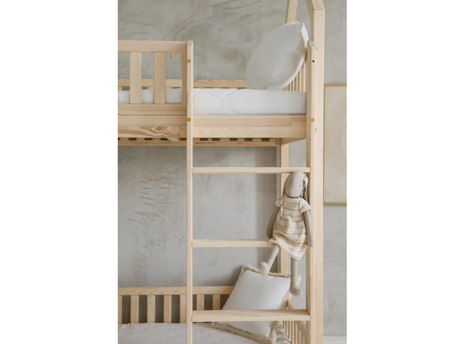 Detská poschodová domčeková posteľ z masívu borovice BIANCO s Montessori lôžkom - 200x90 cm - bez povrchových úprav